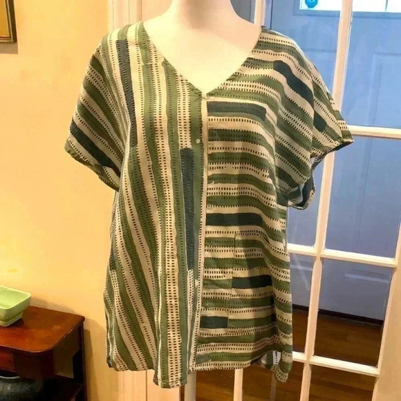 Marketplace Tops - Marketplace cotton/linen top.